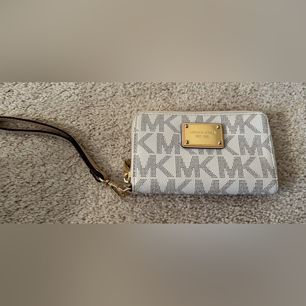 (New) Michael Kors Wristlet Wallet